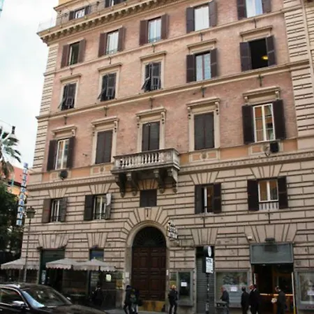 ホテル マルティーニ ローマ