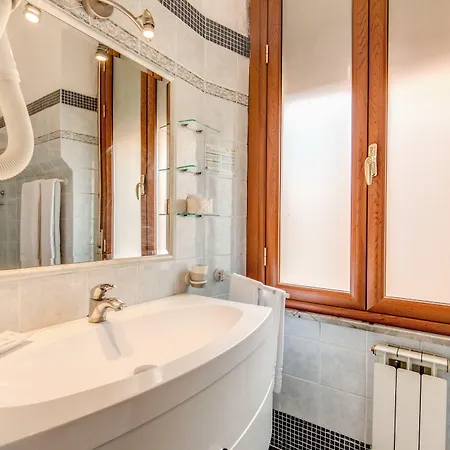 マルティーニ ホテル 3*