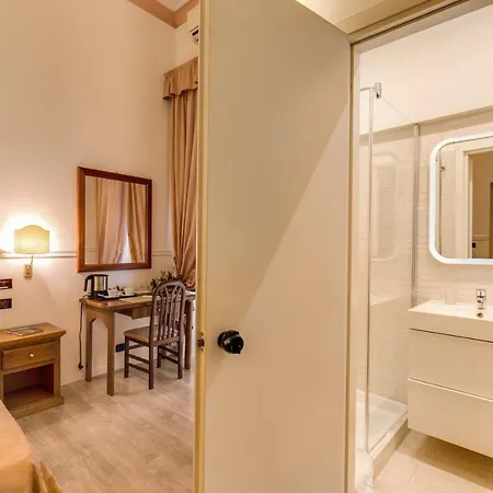 マルティーニ ホテル 3*